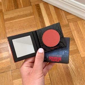 MAC x STRANGER THINGS Powder Blush
